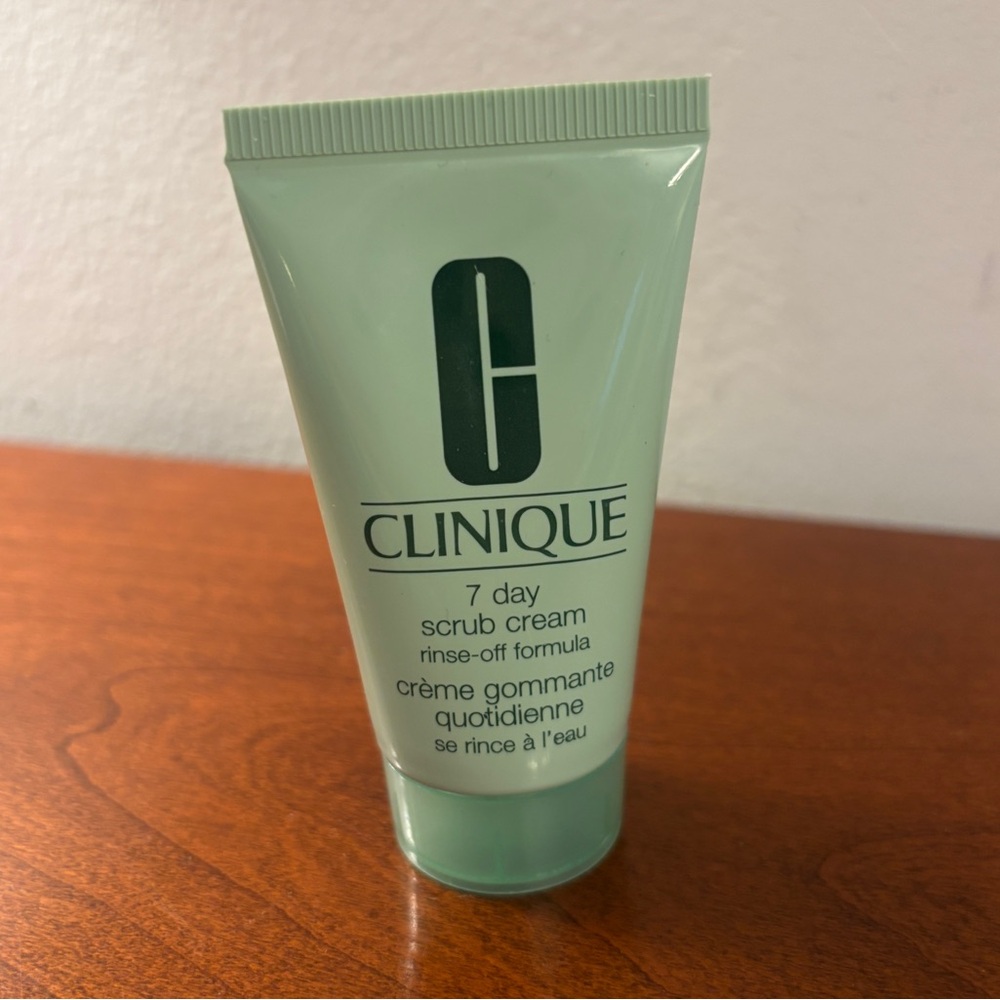 Clinique 7 Day Exfoliating Scrub Cream